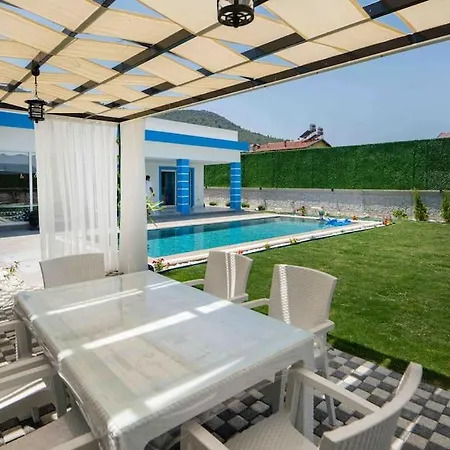 Star Blue Villa *